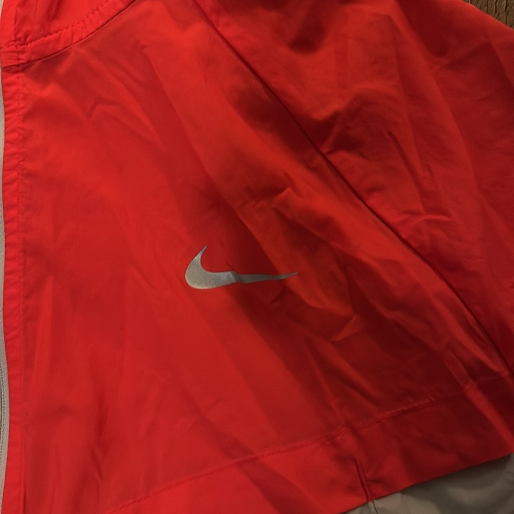 Nike Running Wind Breaker - Picture 2 of 6